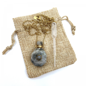 MOLLY - Labradorite