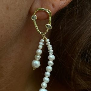 Boucles d'oreilles en plaqué or et perle d'eau douce asymétriques