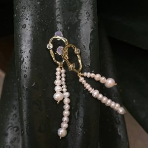 Boucles d'oreilles en plaqué or et perle d'eau douce asymétriques